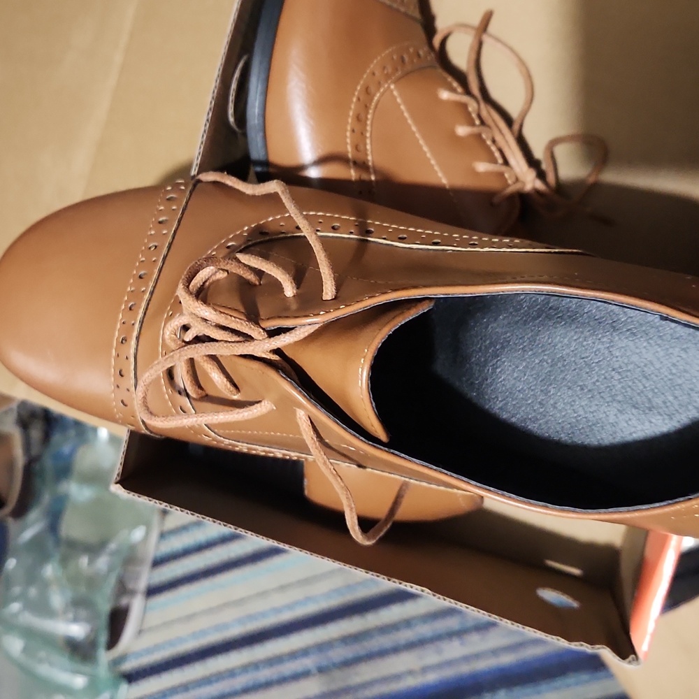 Shoes - Picture 4 of 7